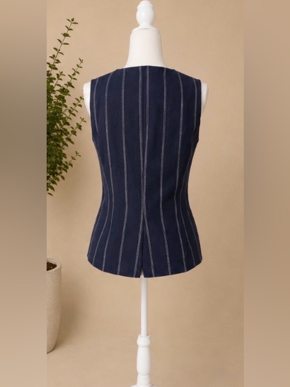 GAP Navy Pinstripe Vest Top - Picture 3 of 4